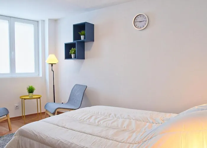 Confortable - Centre Apartment Donzère